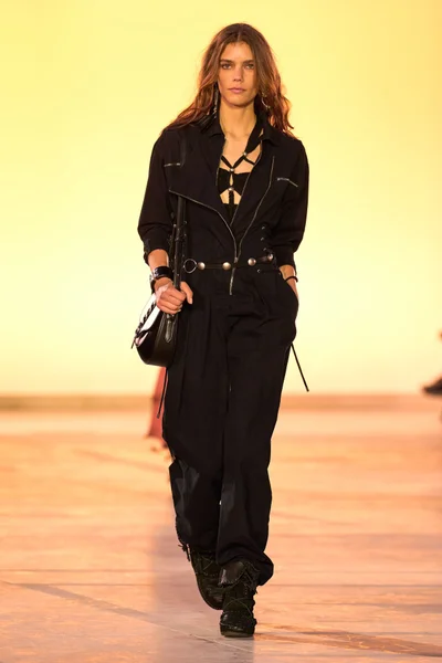 Look 26